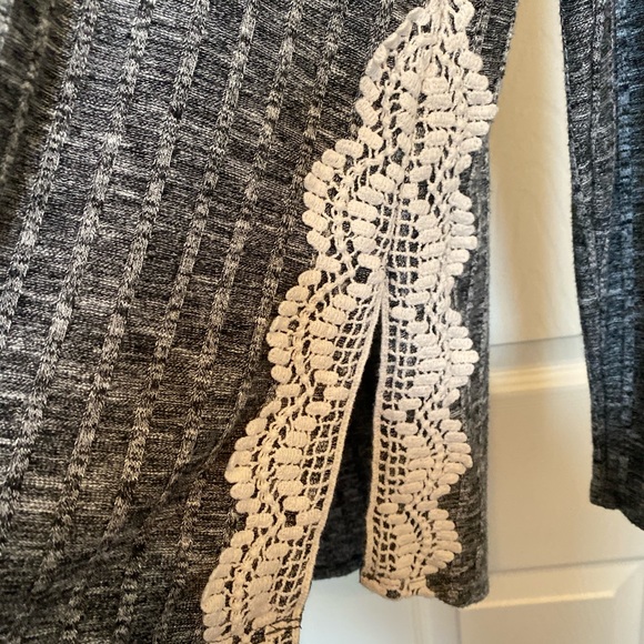 Women’s Long Sleeve t-shirt!! - Picture 4 of 7